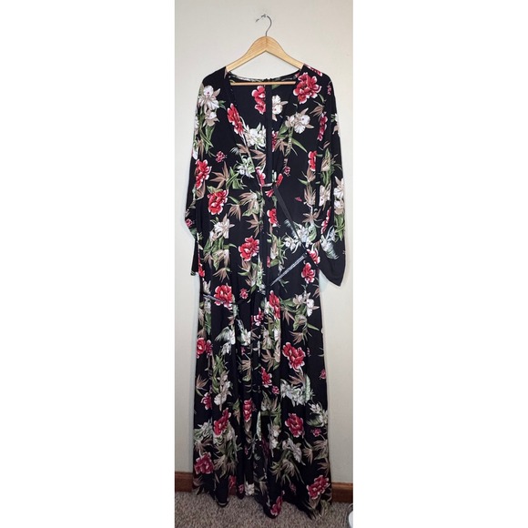 PrettyLittleThing Dresses & Skirts - NWT PrettyLittleThing Black Floral Maxi Dress Plus 3X‎